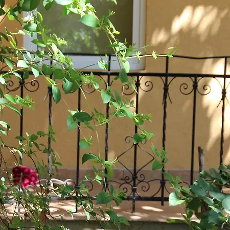 Noemina Apartment *